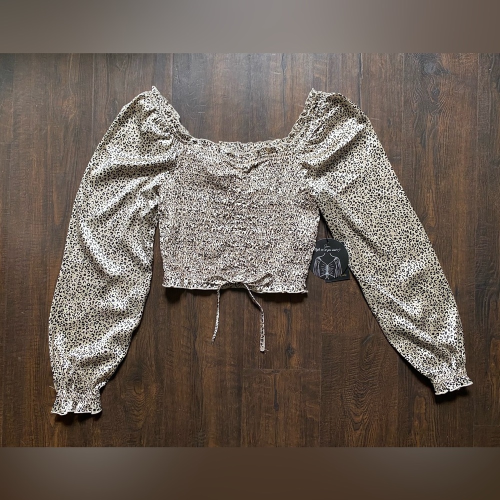 NWT Silky Puff Sleeve Top Women’s Animal Print Shirt Crop Top Smocked Medium M